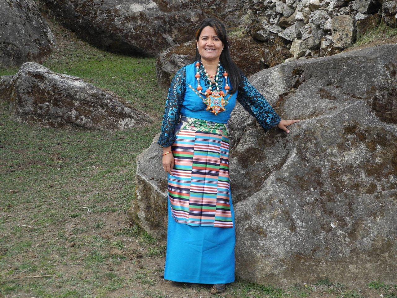 Maya in nepalesischer Tracht